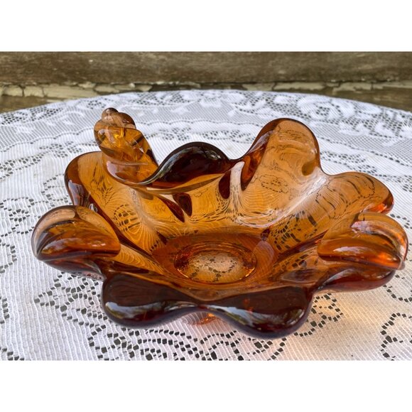 Vintage MCM  Amber Art Glass Cigar Ashtray Shell Shaped - Picture 1 of 13